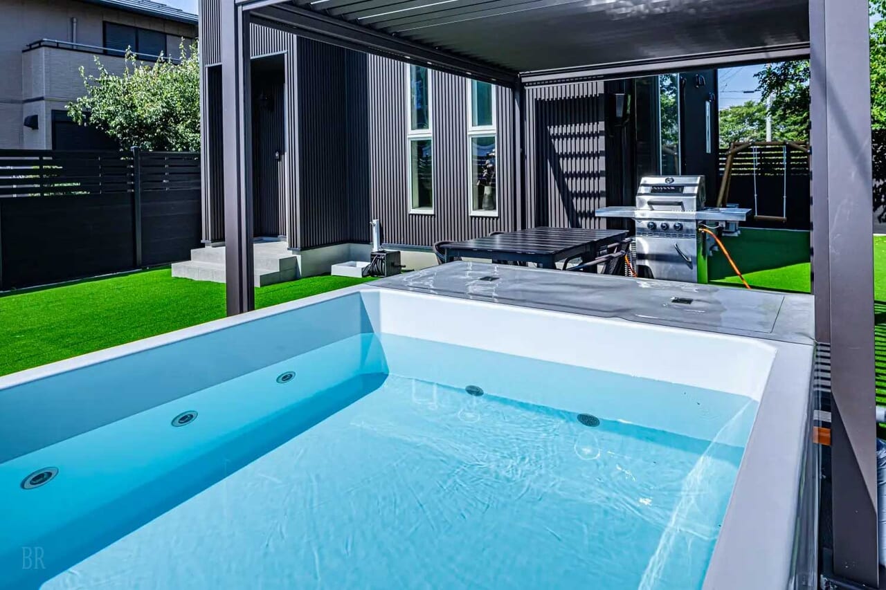 Galaxy Jacuzzi Resort